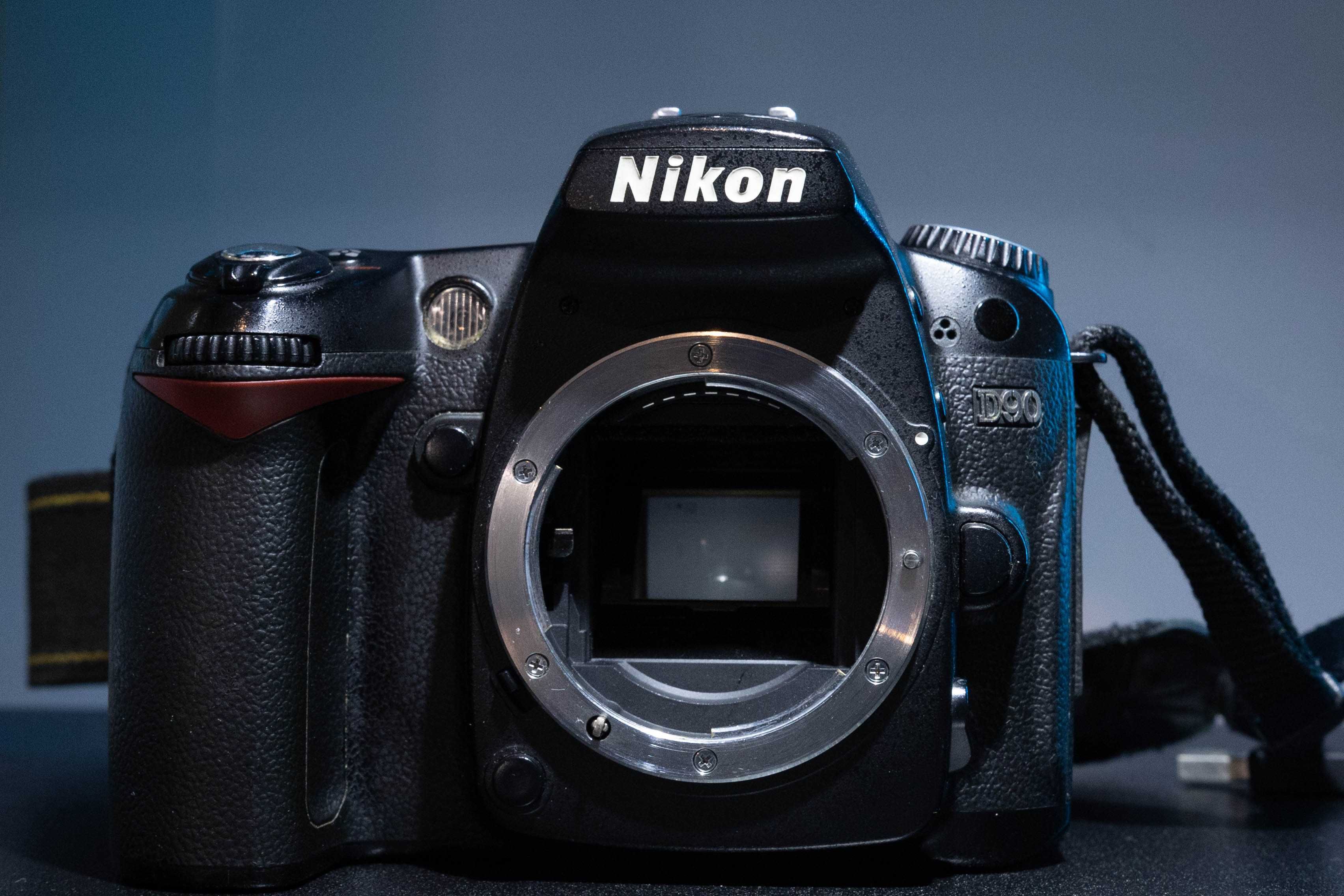 NIKON D90 + Nikon 18-105