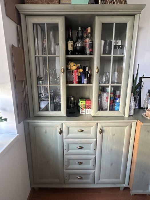 Zestaw mebli w kolorze miętowym