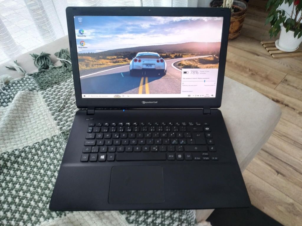 Laptop dysk ssd , 15,6 bluetooth , USB 3.0 , bateria długo trzyma