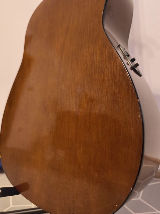 Gitara elektroakustyczna Yamaha FX310A II – świetne brzmienie