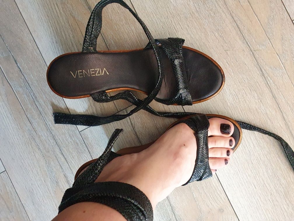 Buty na drewnianym koturnie Venezia