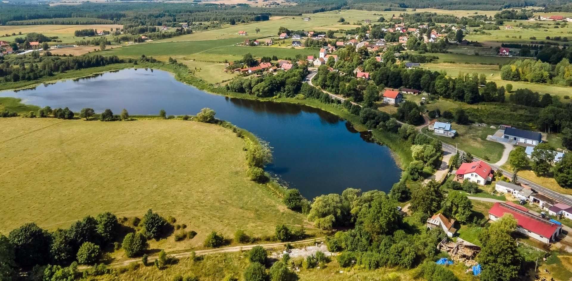 Działka z linią brzegową w Gromie