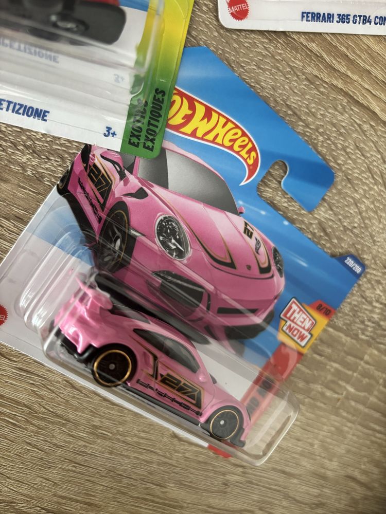 Hot Wheels Ferrari f40 Competizione + 365 gtb4 + porshe 911 gt3 rs