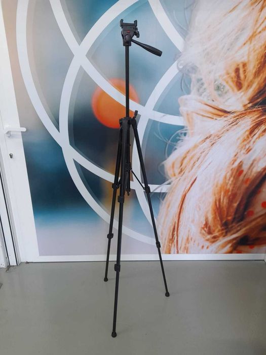 Tripé Profissional Extensível para Fotografia ou Filmagem (Novo)