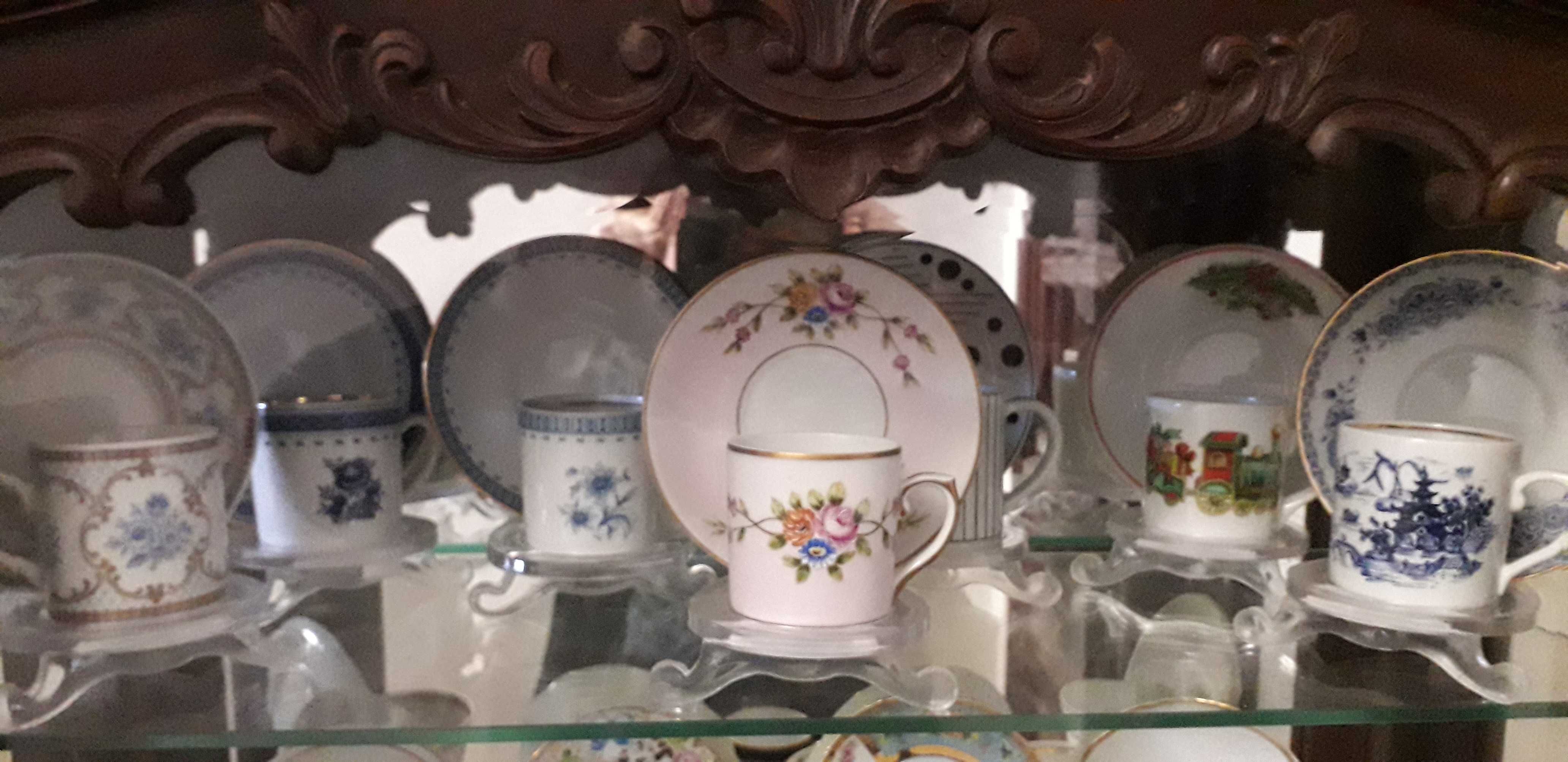 Chávenas novas em porcelana