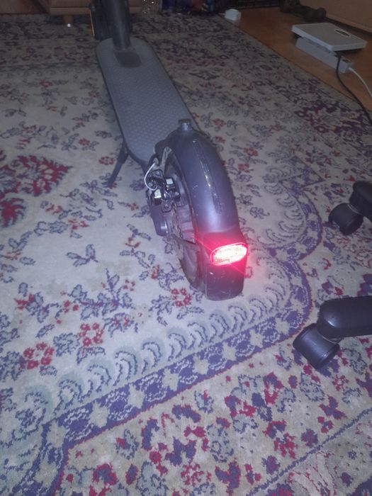 Електросамокат xiaomi essential