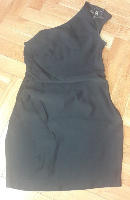 Czarna sukienka na jedno ramie TRF M/L z marszczeniami
