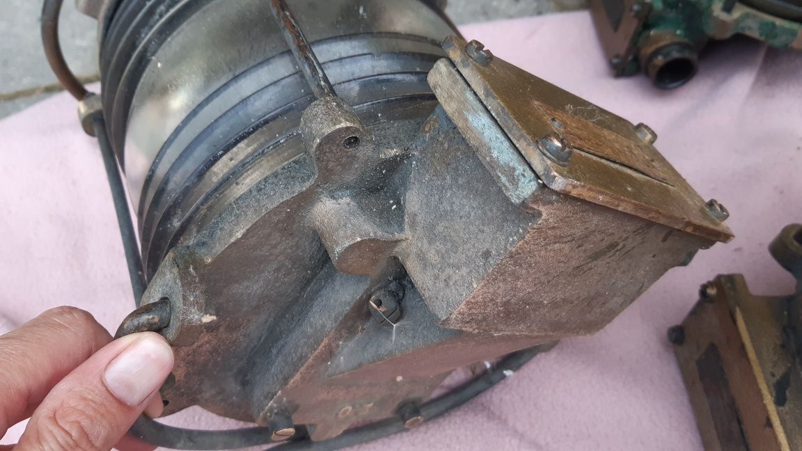 Lampa okrętowa z mosiądzu