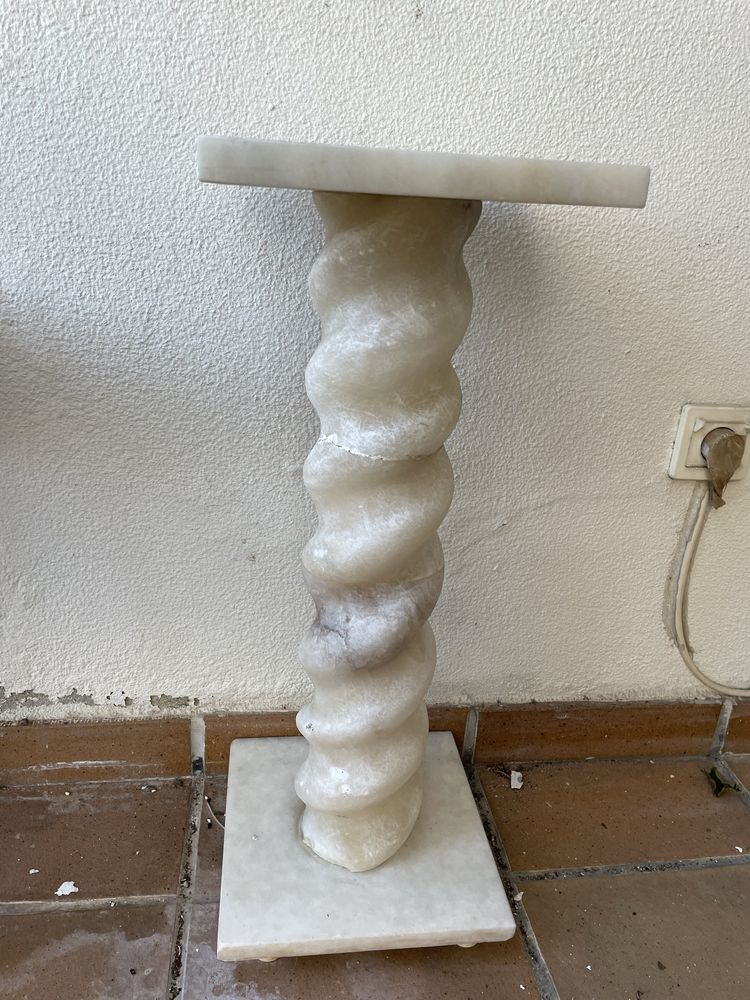 Coluna em Pedra decorativa