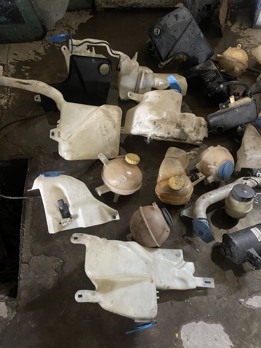 Varios peças mija mija e deposito de agua muitas marcas