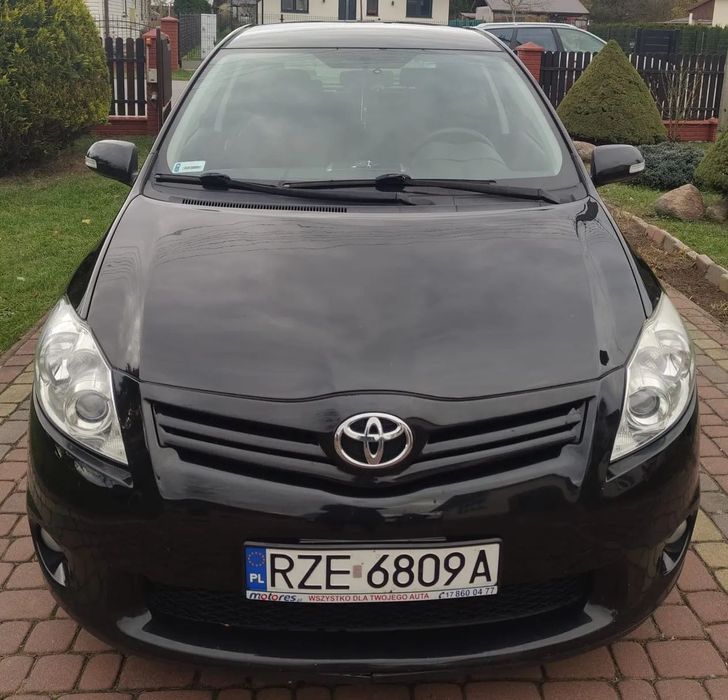 Toyota Auris Toyota Auris I 1.4 D-4D 90 KM – Hatchback 5d – Facelift