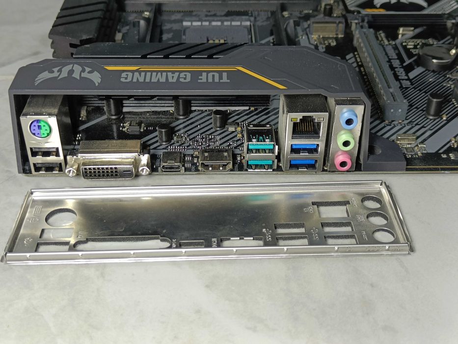 Материнська плата ASUS TUF B450-PRO GAMING sAM4 B450 чіпсет під RYZEN