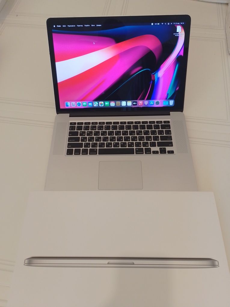 Макбук Про 15 "  Retina Quad Core i7 -2.2/16gb/256 gbS