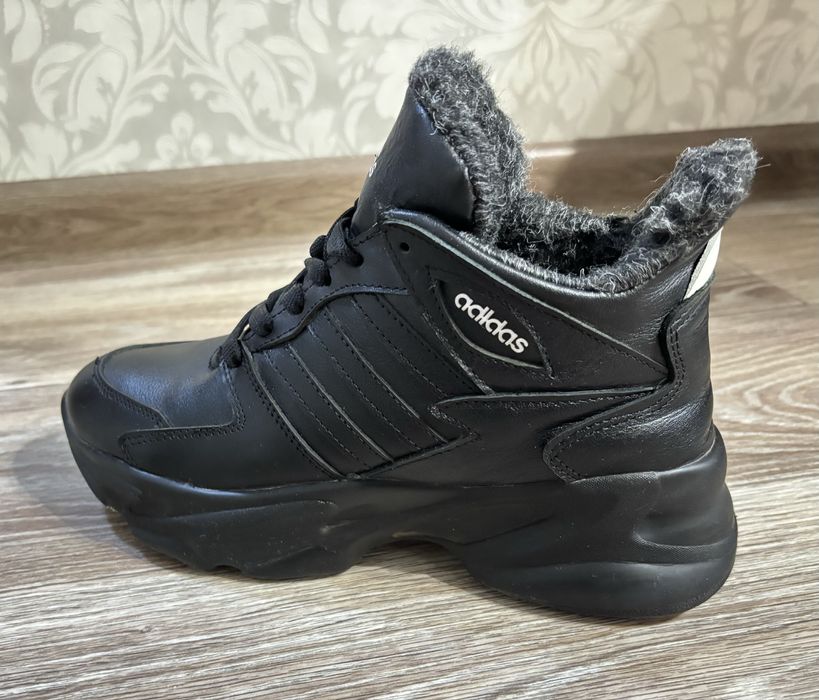 Кросівки, шкіра, чорні, теплі