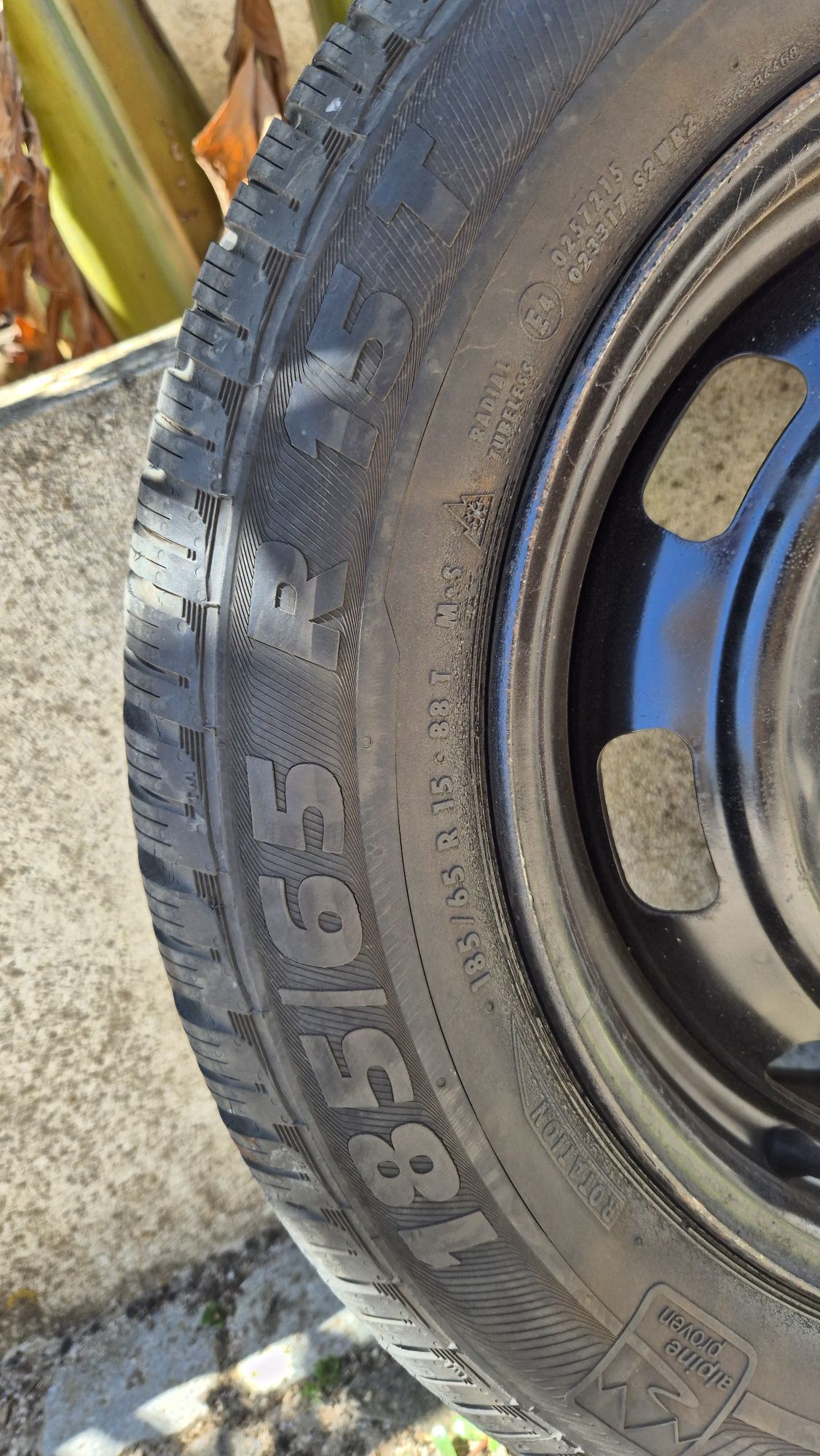 Conjunto jantes, pneus e tampoes citroen 185 65 R15