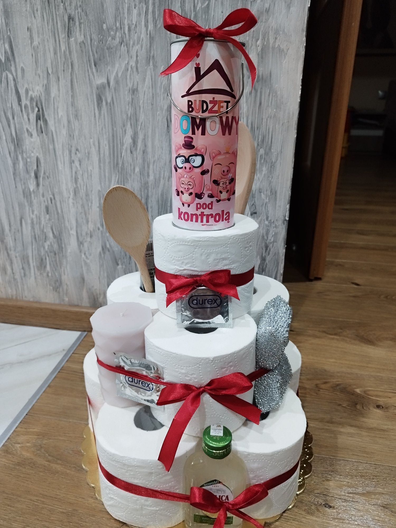 Tort z papieru toaletowego parapetówka/wesele/urodziny