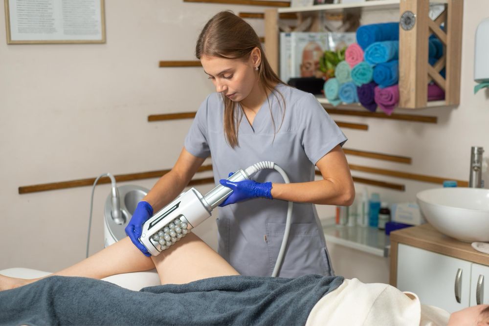 Масаж дівчатам/класичний/антицелюлітний/Ендосфера/Вакумний/Пресотерапі