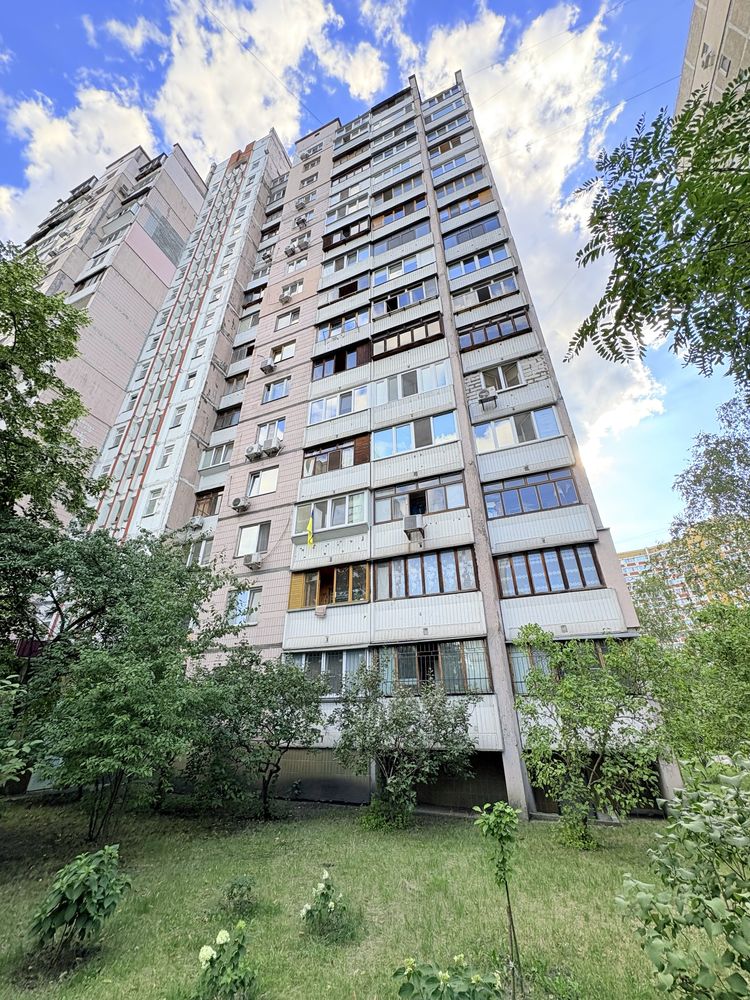 Продаж 3к кв 84м2 метро Позняки вул Анни Ахматової 39А ДЕРЖ ПРОГРАМИ