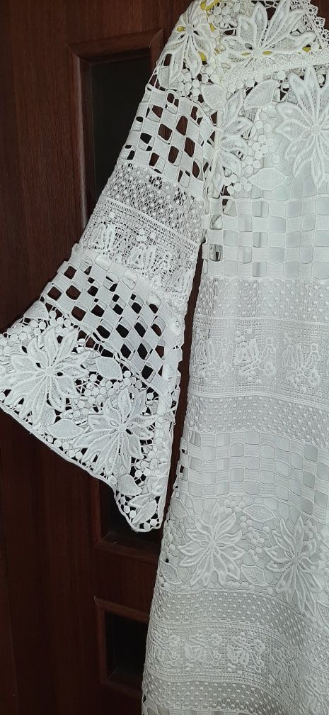 Сукня мереживна біла, розмір Л, Турція. В ідеальному стані