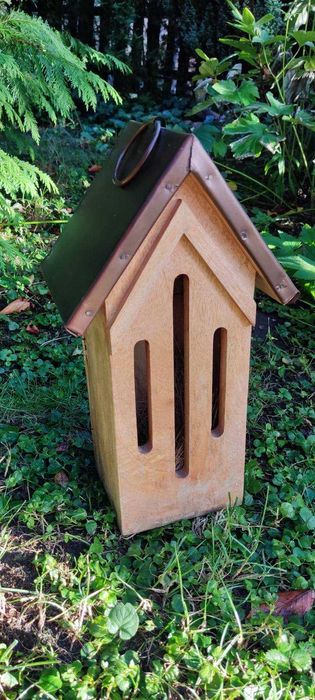 Domek na motyle z drewna