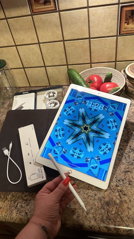Tablet iPad Apple PRO 12.9” —256gb — Touch ID - PROCREATE