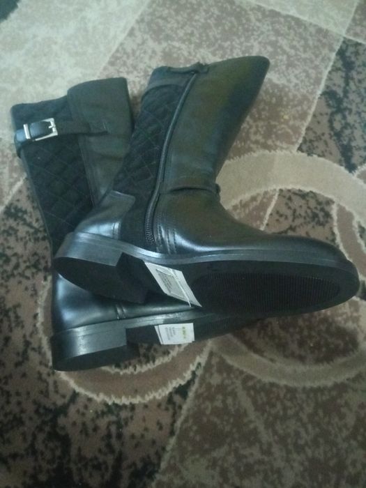 Продам осенние сапоги для девочки