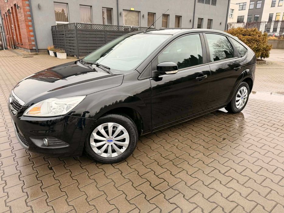 śliczny czarny Focus 1,6 benzyna 100KM super stan z Niemiec polecam