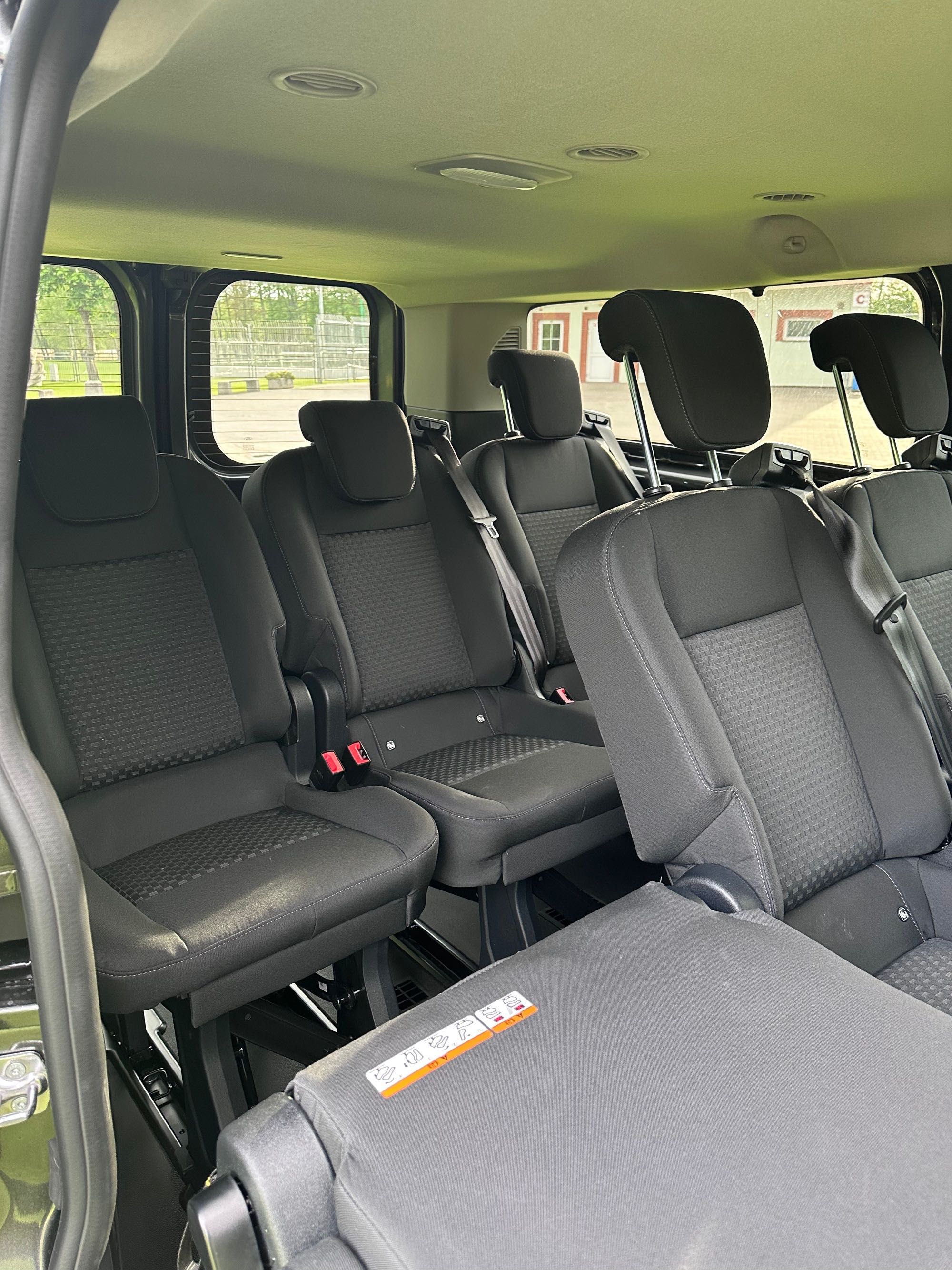 Wynajem busa 9-cio os. Ford Transit Gustom 2023 - AUTOMAT - NOWY!