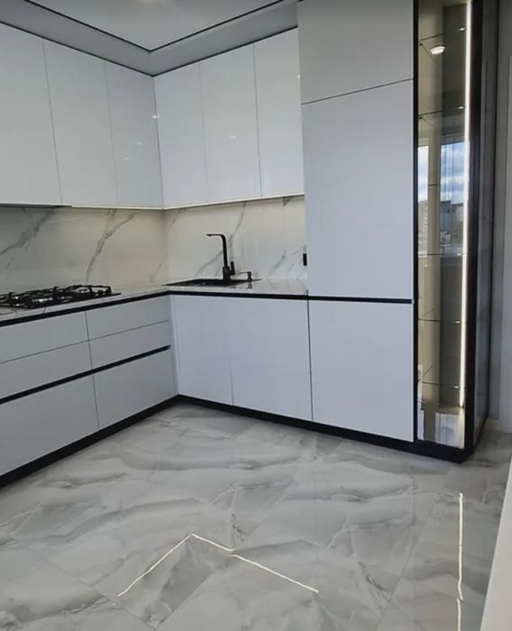 Продаж 2к квартири 71 кв. м на вул. Курбаса Леся