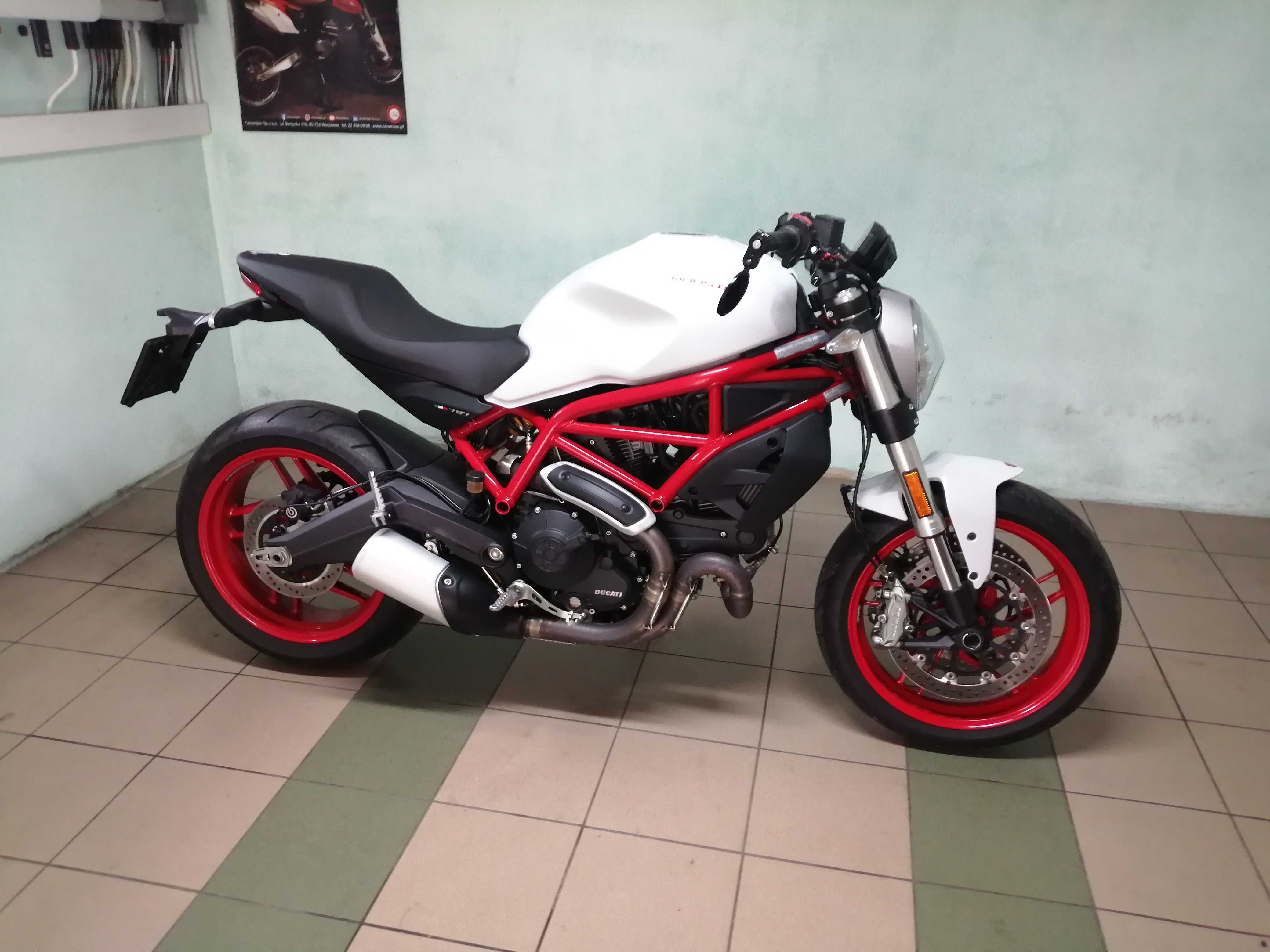 SUZUKI GSXR1000 , gsx1000r Yoshimura , R1 ,cbr 1000 ,gsxr 1000 L2