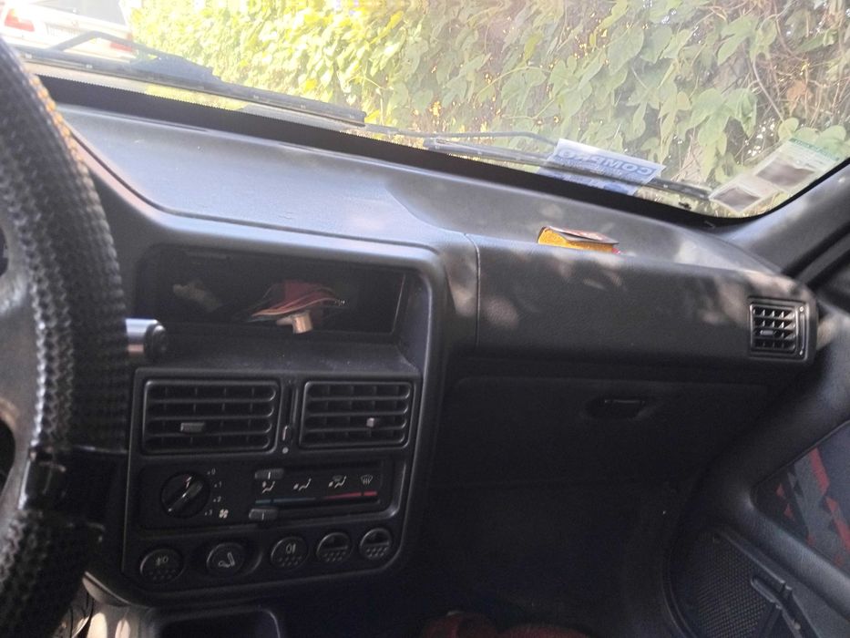 Peugeot 106 4 portas gasolina
