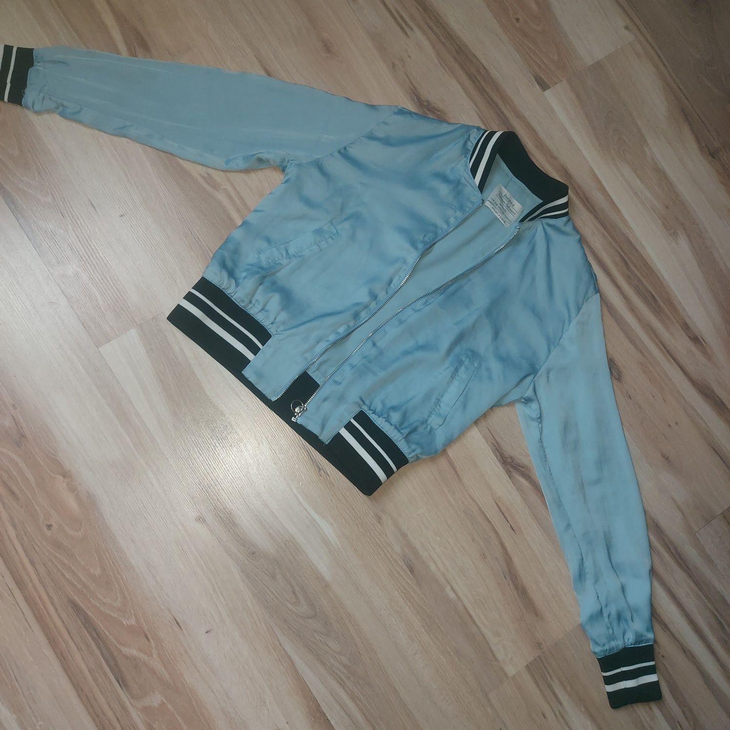 Bershka xs s m kurtka wiatrówka damska