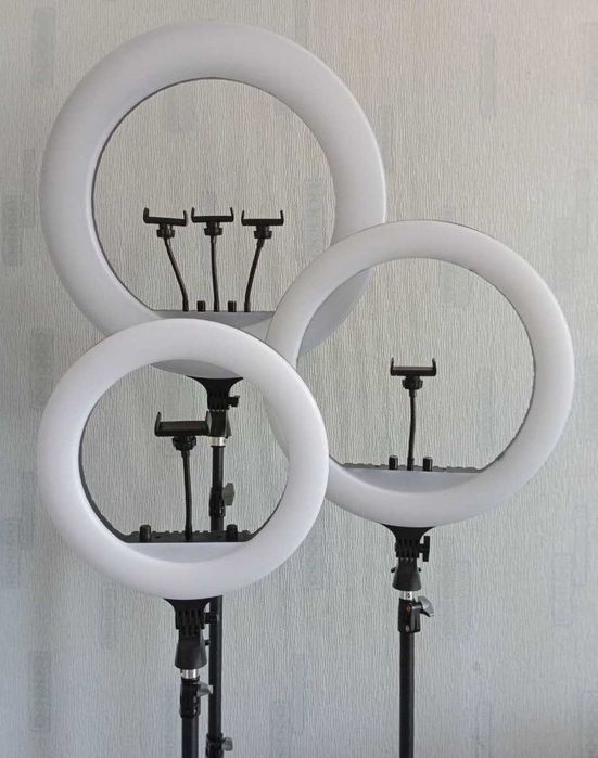 Кольцевая лампа бровиста косметолога в салон RL-21 со штативом 7588