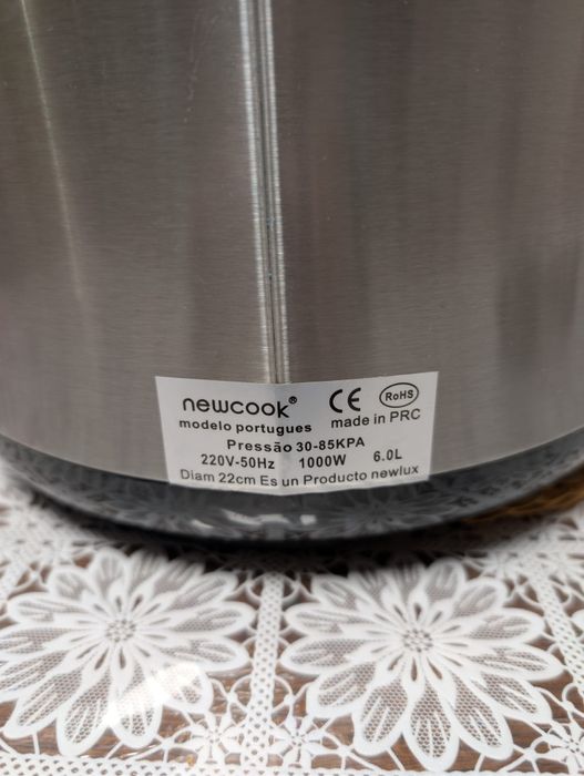 Panela de pressao elétrica "New Cook"
