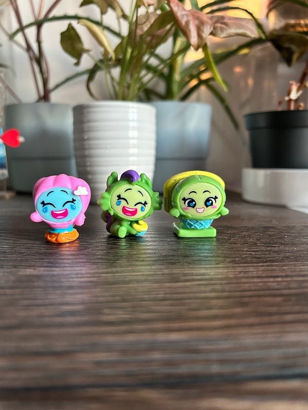 Moji pops rainbow