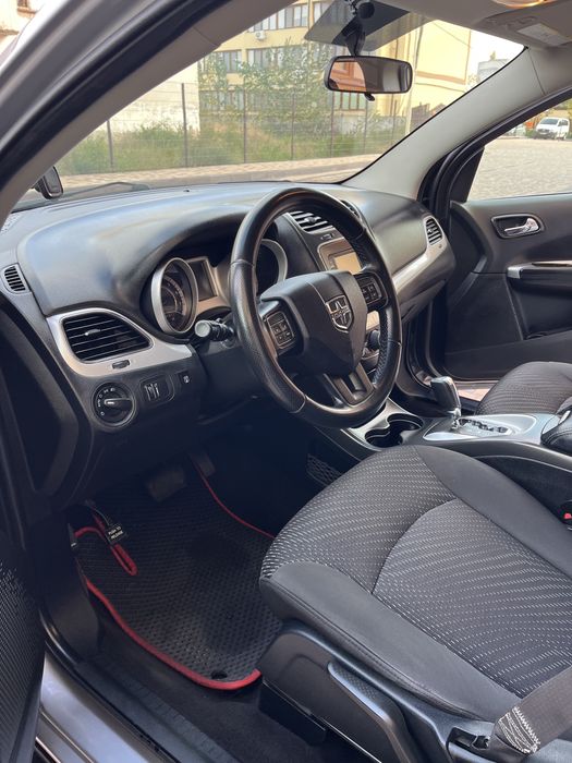 Dodge Journey 2017 — авто, створене для доріг та вражень.