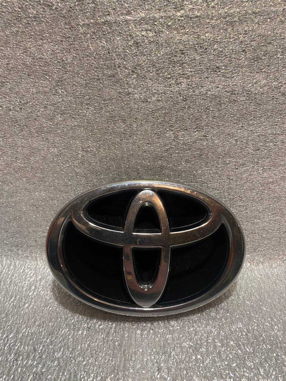 Toyota Logo Chrome! Логотип тойоти!
