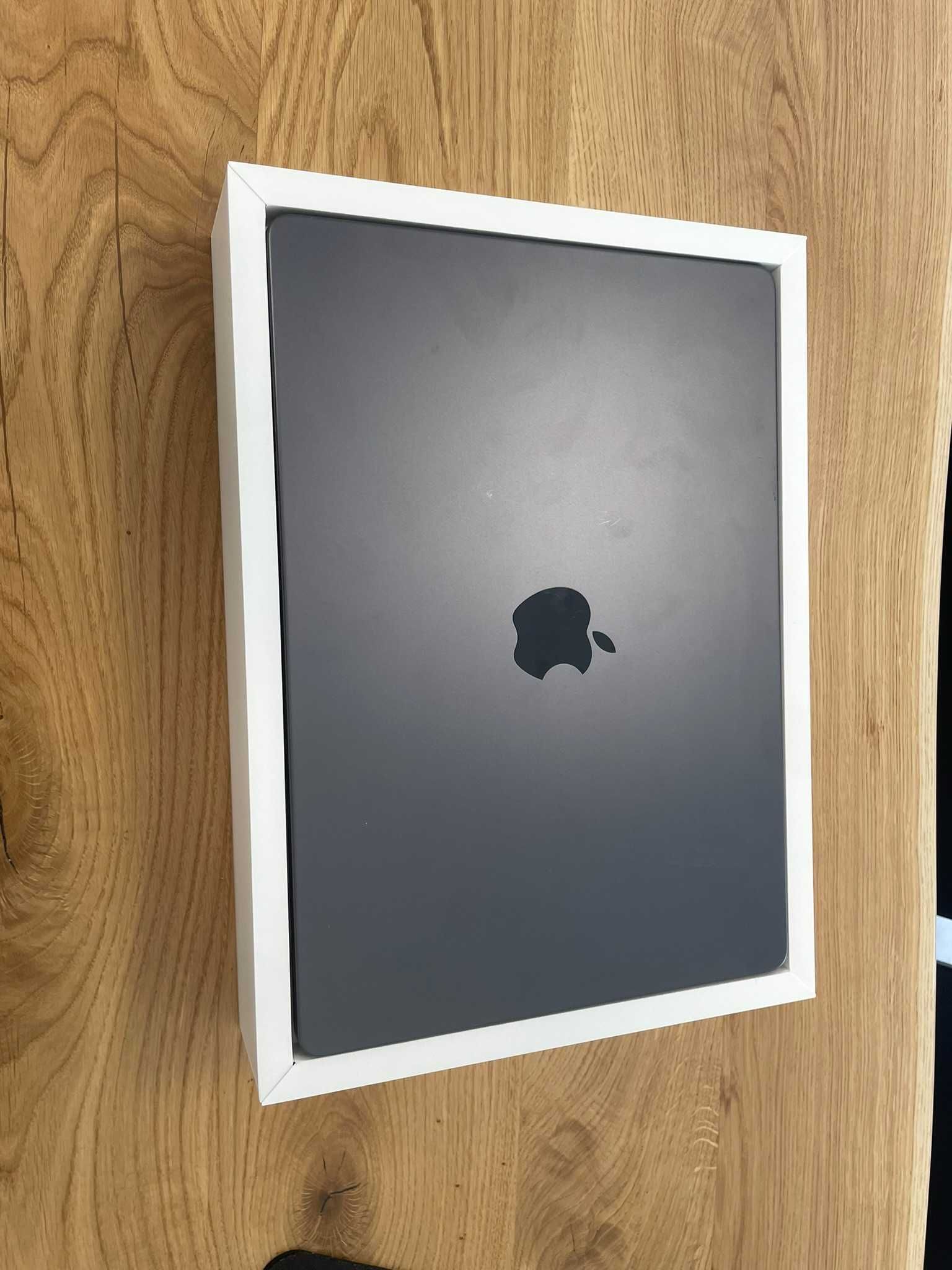 Apple MacBook 14 Pro M3 Pro/18 GB/512/Mac + GRATISY