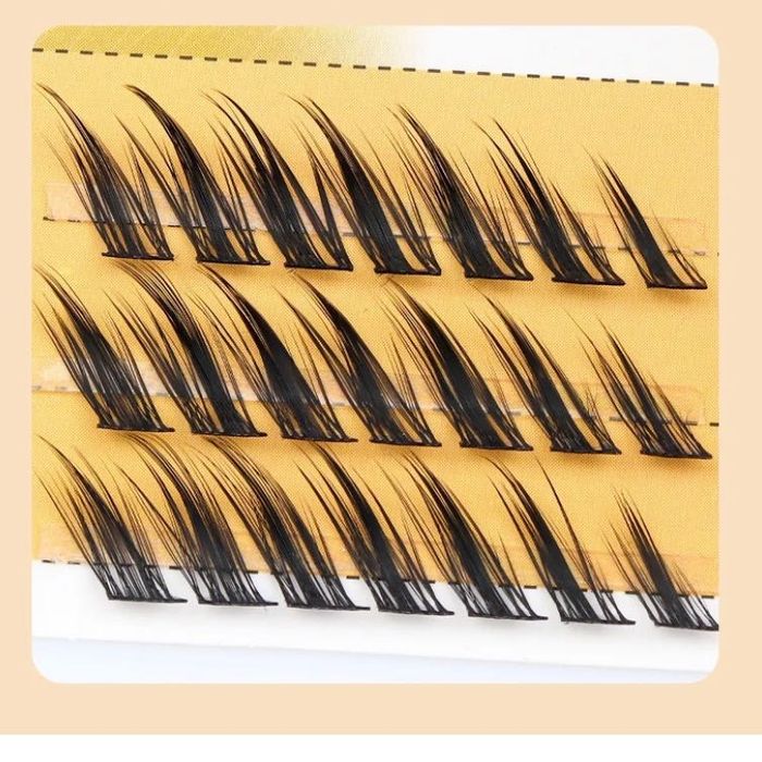 Пучкові накладні вії World Fox Style, вії з косим кінчиком.