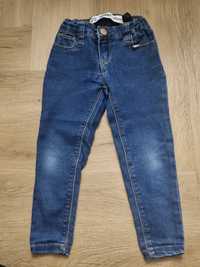 Spodnie jeans 104