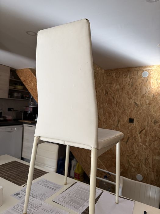 8 Cadeiras brancas