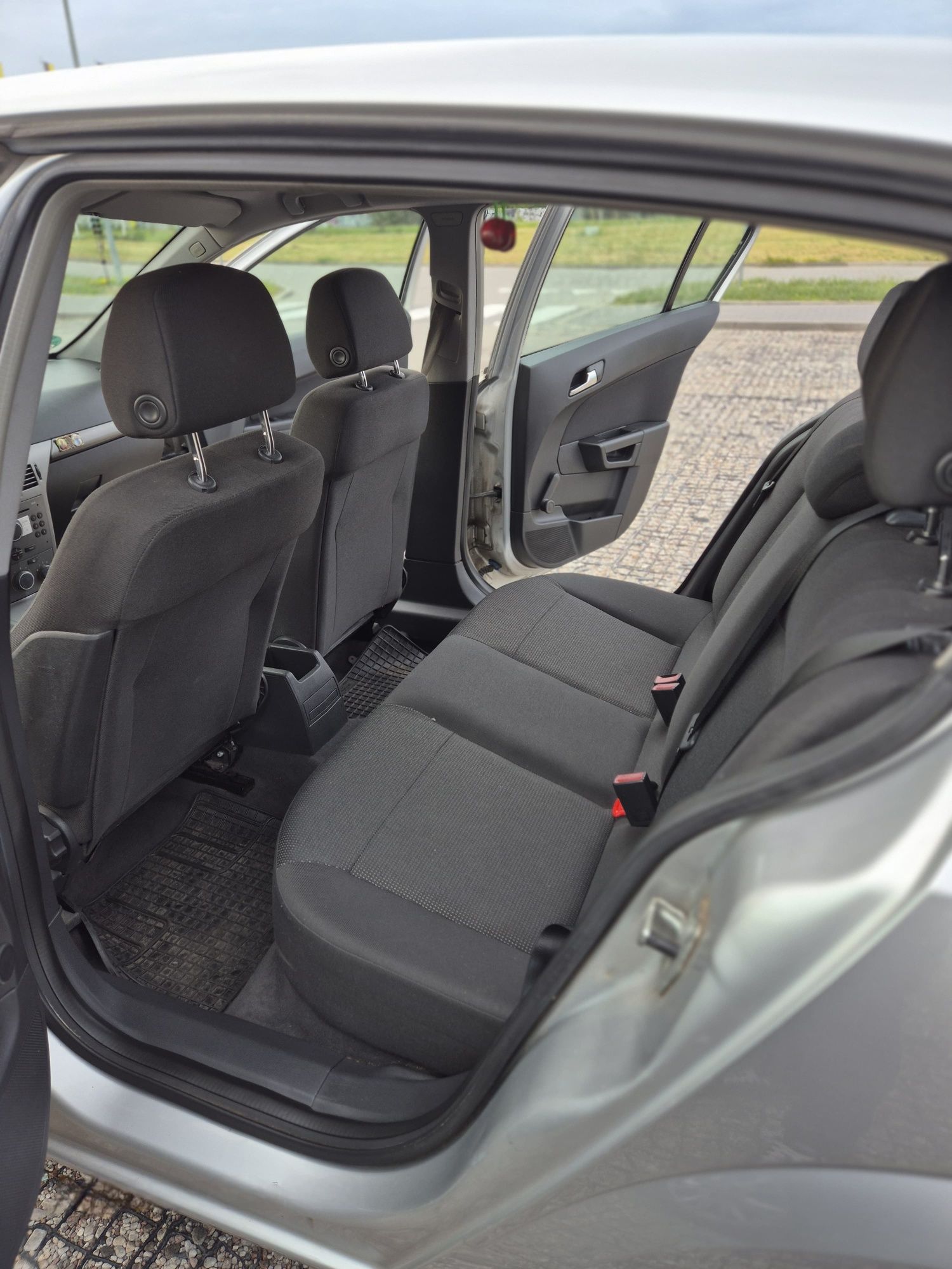 Opel Astra H 1,4 2004 Hak