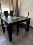 Mesa de Jantar e 4 Cadeiras