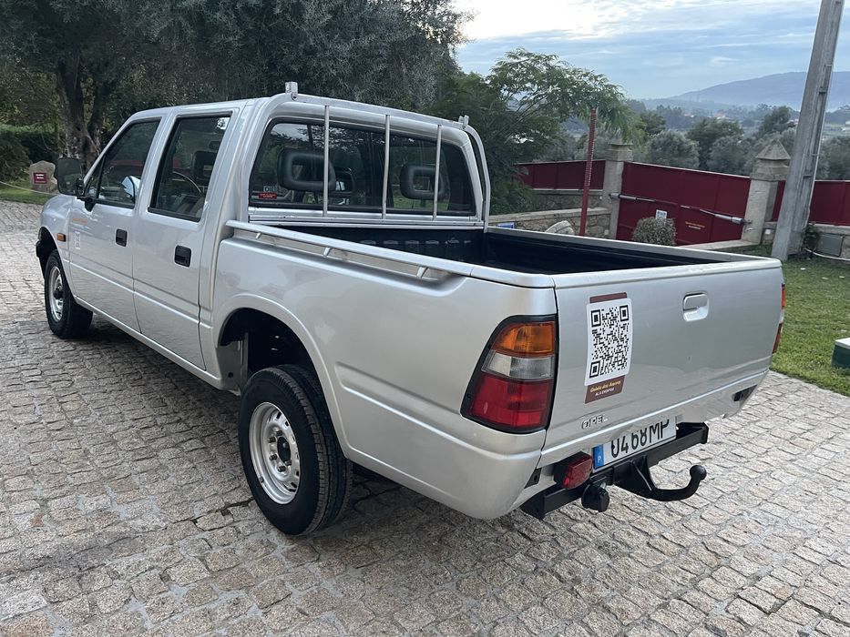 Pick-up 5 lugares, 4x2, caixa aberta