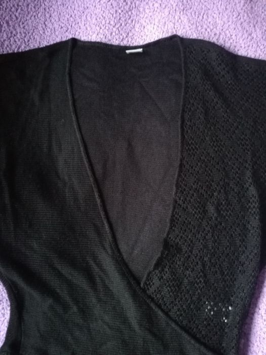 Czarny lekki sweterek M