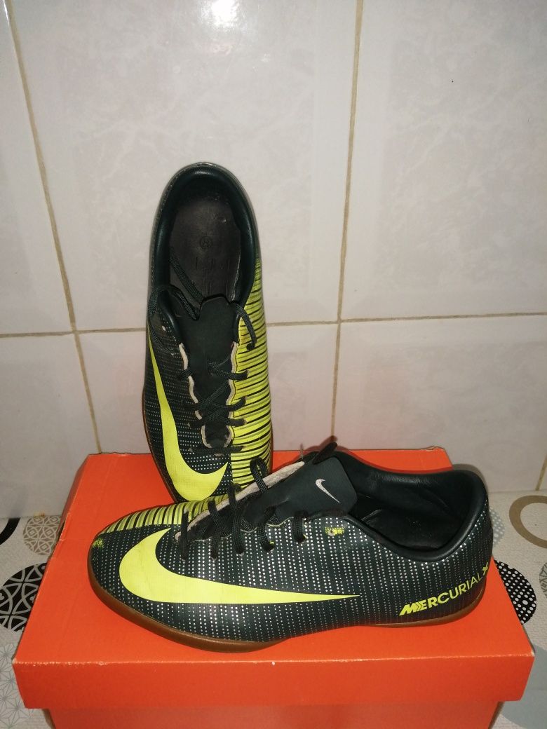 Chuteiras Futsal CR7