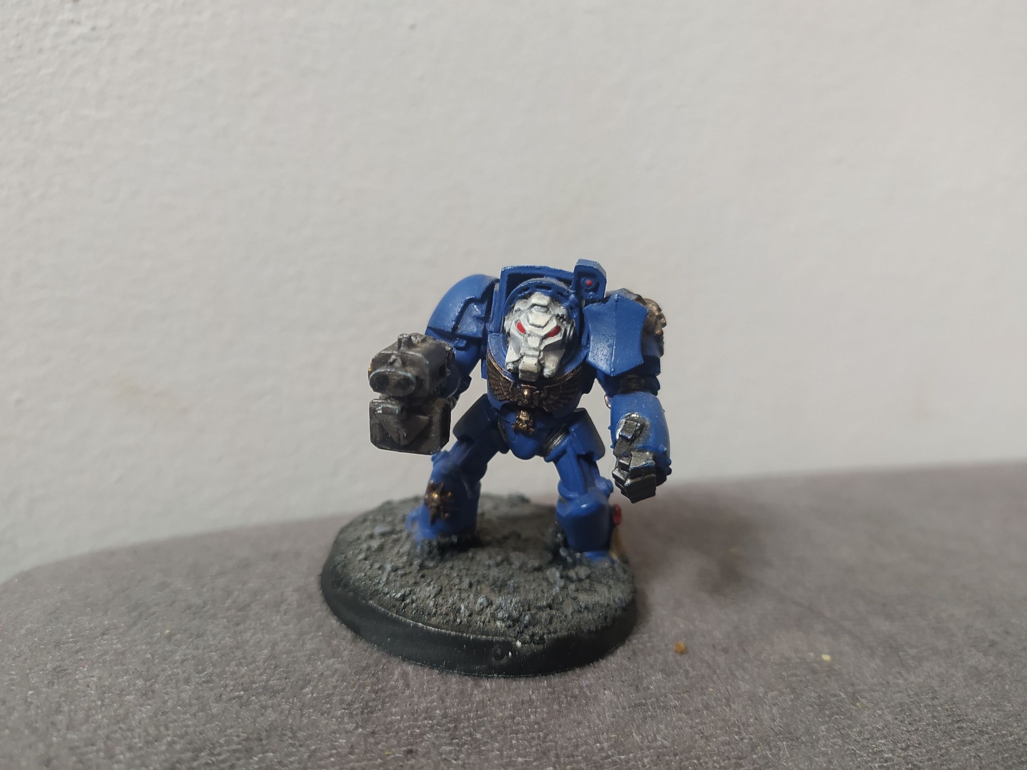 W40K Terminator stary model pomalowany