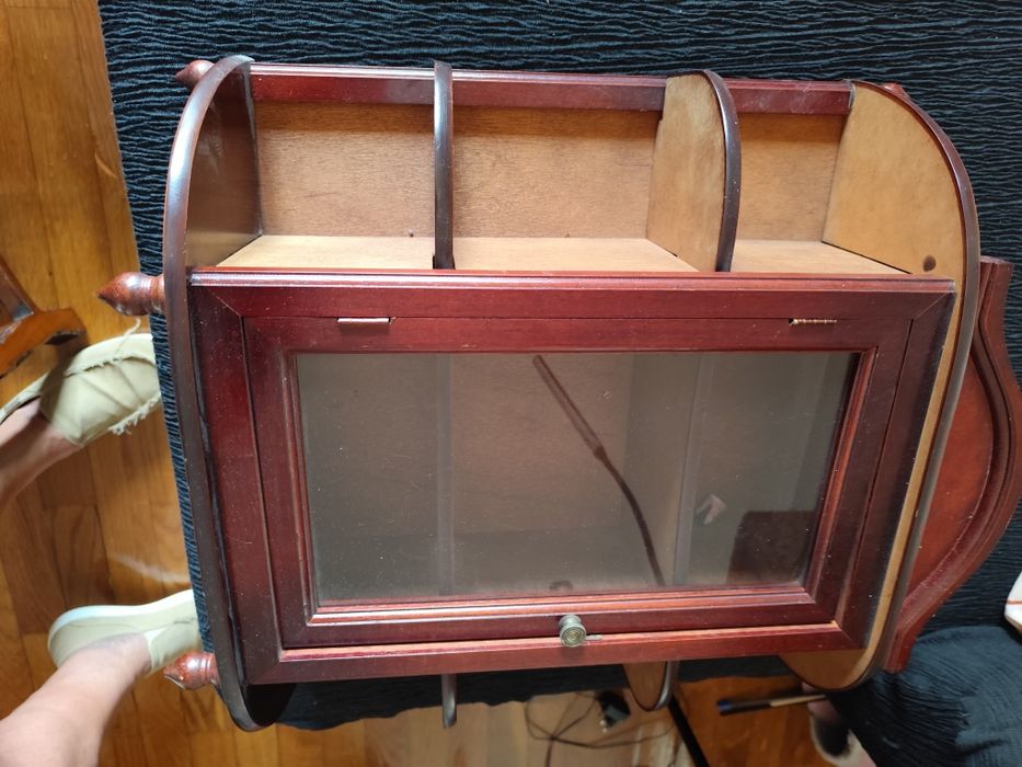 Móvel vitrine mogno