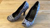 Buty damskie szpilki w czaszki rozm. 37 jak nowe !