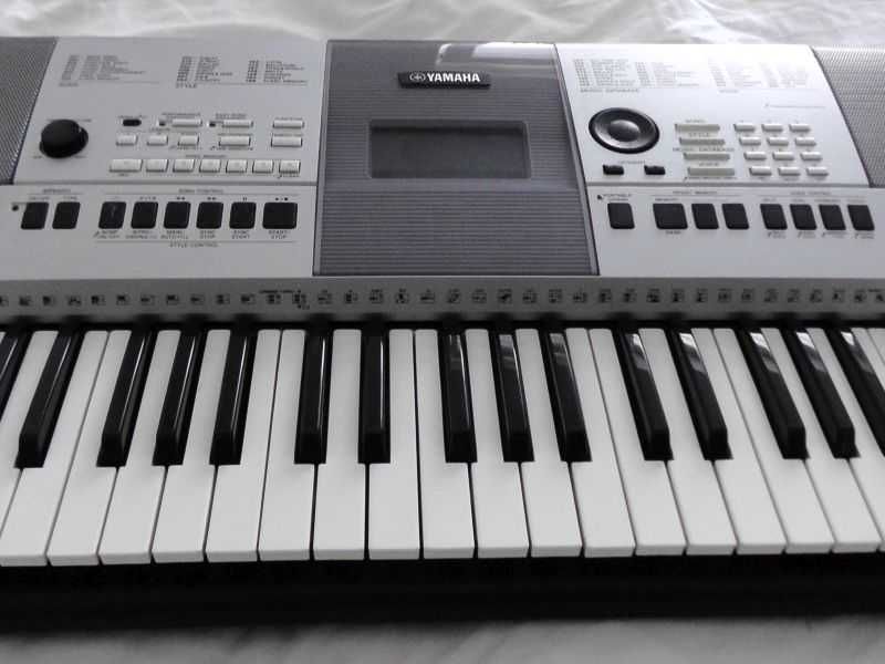 Keyboard Yamaha PSR-E413 stan bardzo dobry